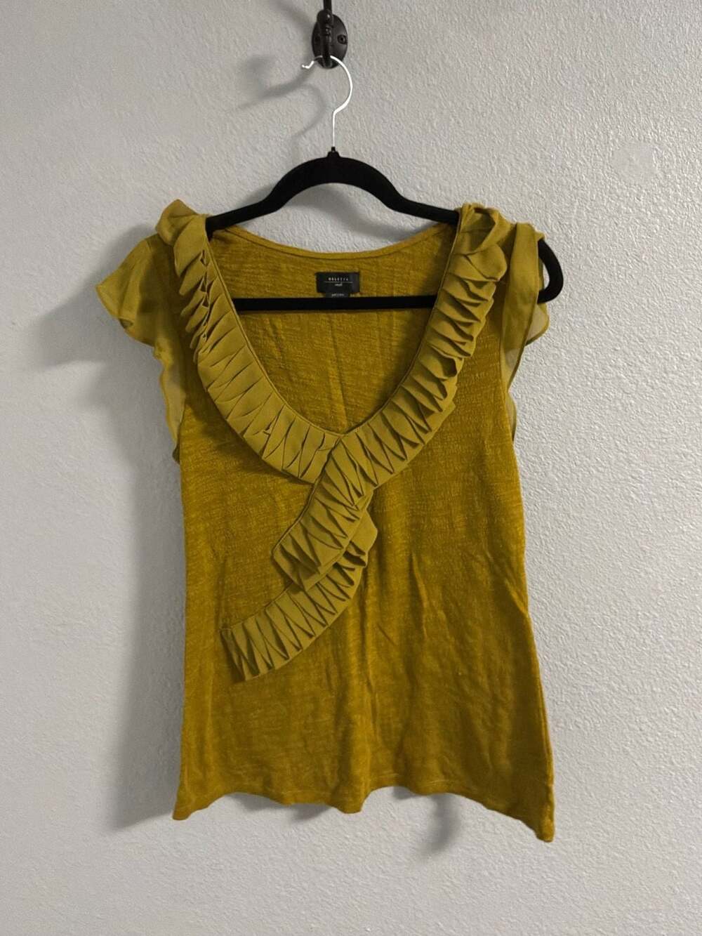 Deletta Trickle Down Ruffle V-Neck Top Size Small Mustard Yellow
